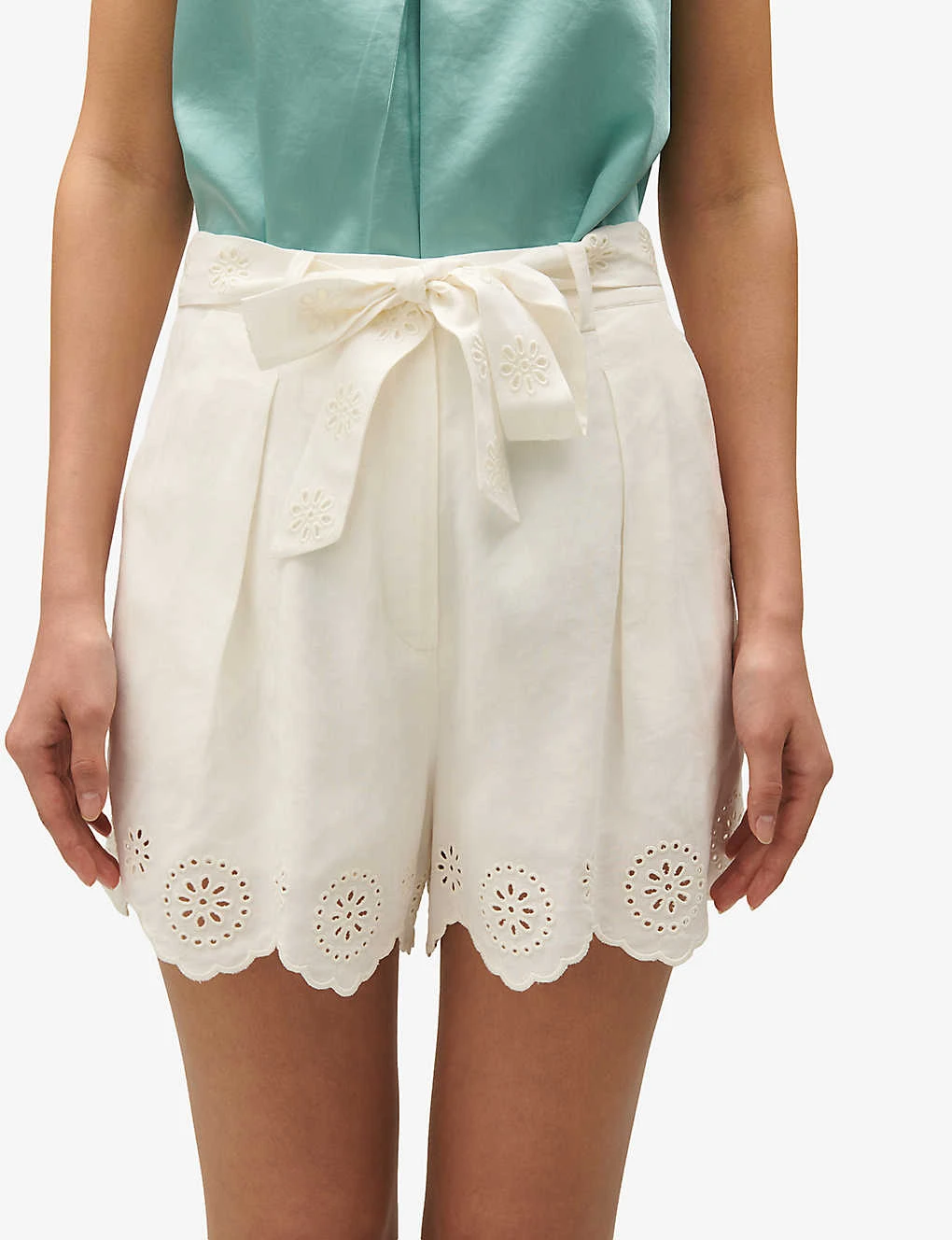 CLAUDIE PIERLOT Scalloped-trim Belted-waist Linen-blend Shorts - Image 5